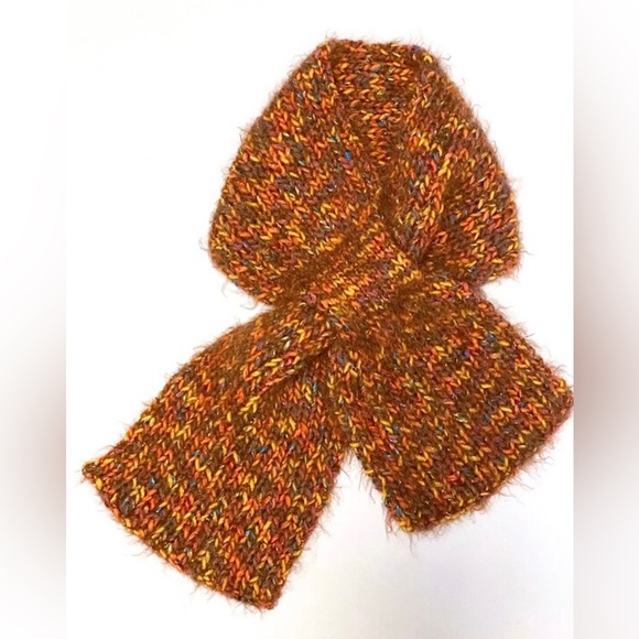 NWT Hand Knit Thick Chunky and Soft Thread Through Scarf in Autumn Colors - Picture 4 of 10